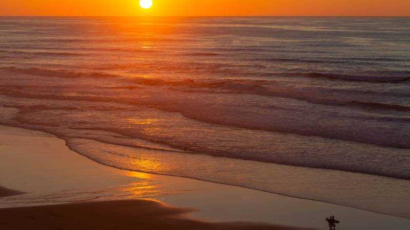 Encante-se com o Pôr do Sol na Praia do Cascalho em Penha - SC